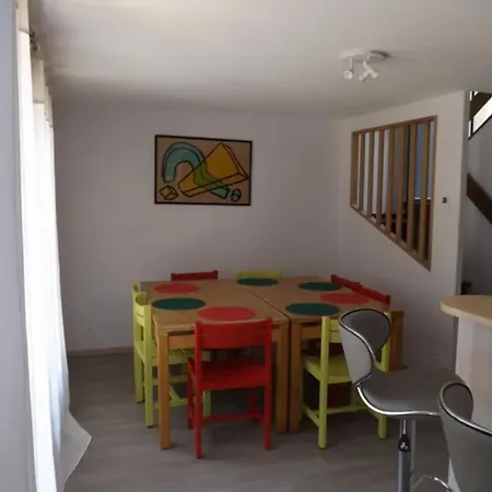3 Grand 7-9 Personnes Au Pied Du Puy Mary